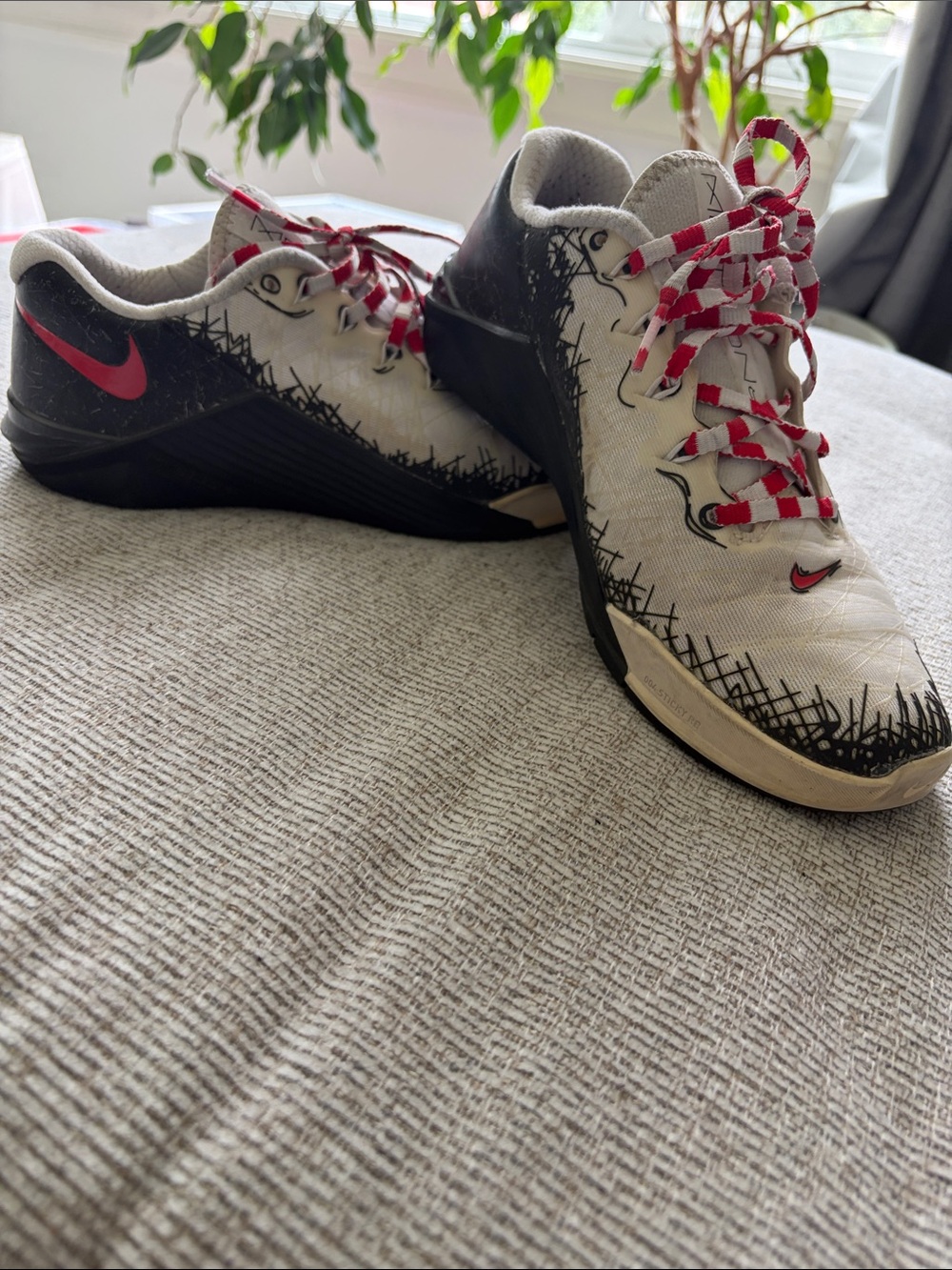 Nike Metcon  White & Black Training Shoes with Pink Accents